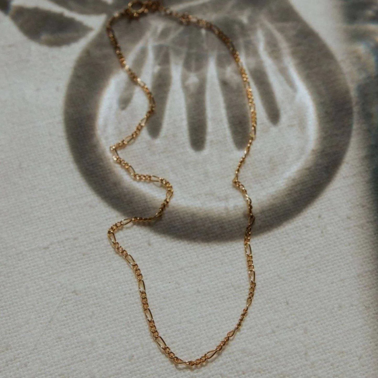 dainty Figaro Chain