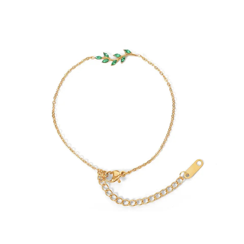 Dainty Leaf Bracelet in Enchanting Green